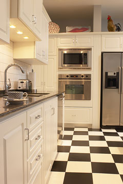 white kitchen cabinets